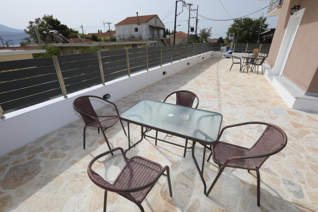 Angelos Apartments Lixouri Exterior photo