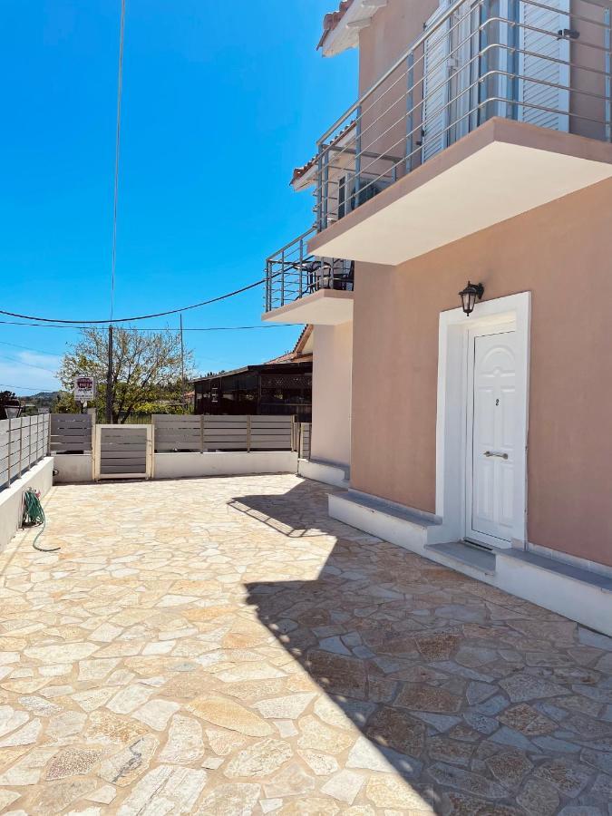 Angelos Apartments Lixouri Exterior photo